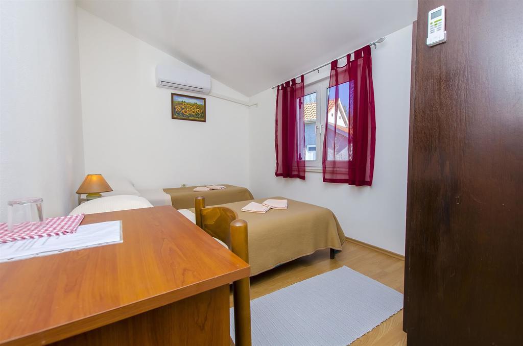 Caporice Rooms Marijana מראה חיצוני תמונה