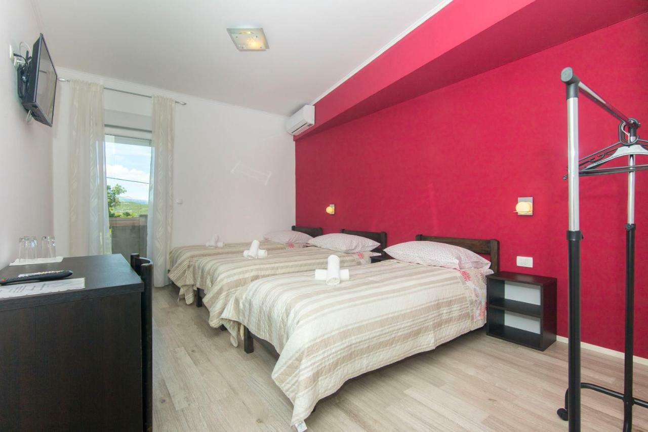 Caporice Rooms Marijana מראה חיצוני תמונה